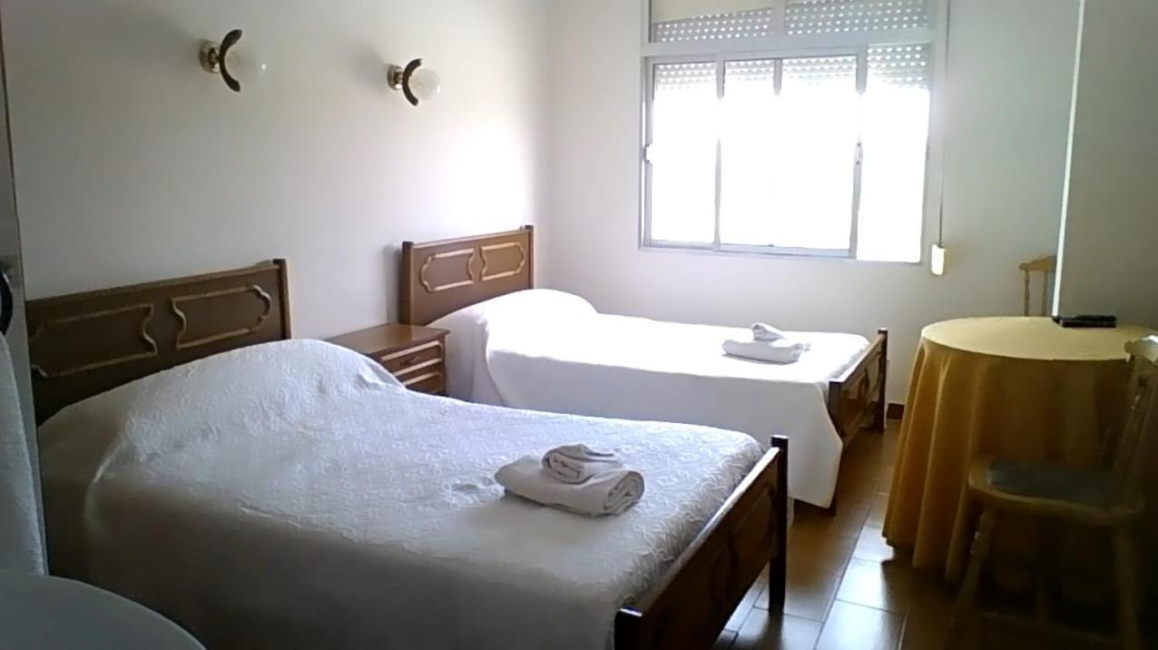 Hostal Restaurante Galicia Villardefrades 外观 照片